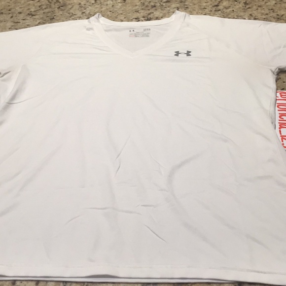 Under Armour Tops - Under Armour tee